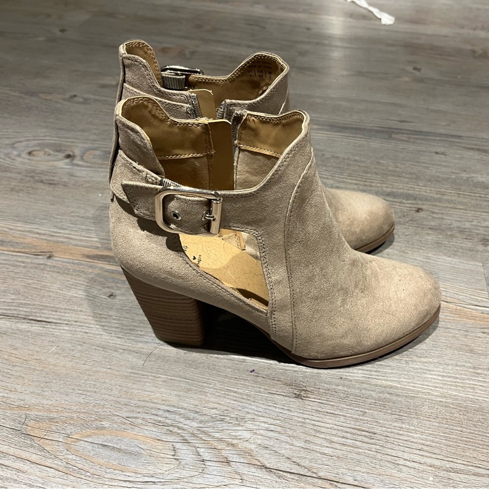 Call it Sprinng ankle boots